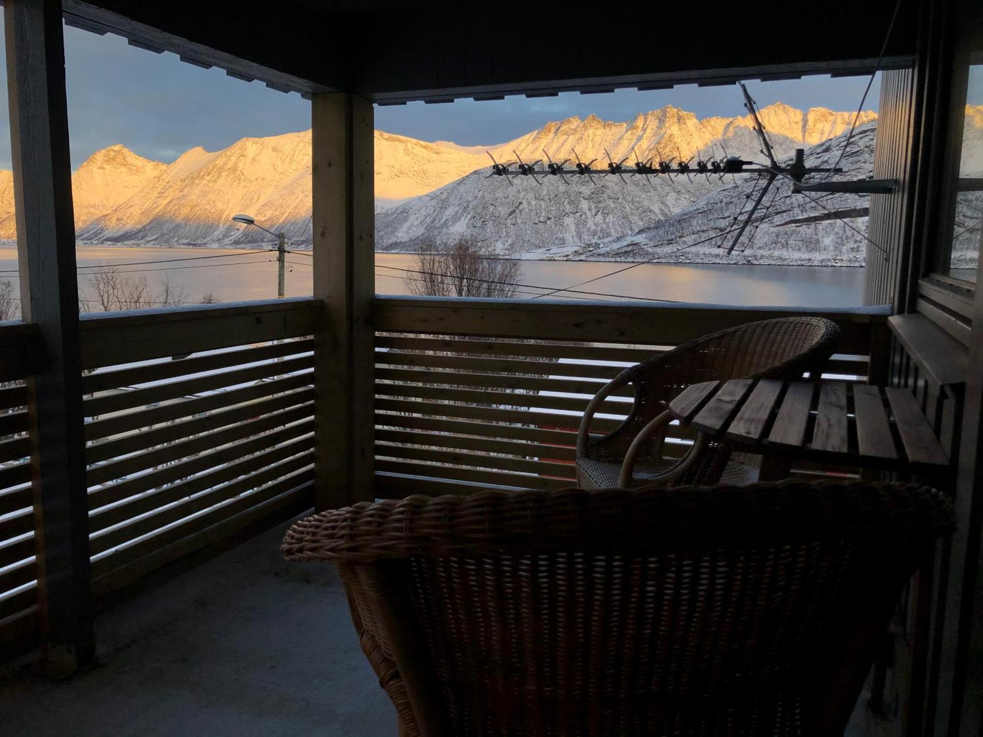 Vacation Home In Fjordgard With Views Of Segla And The Fjord Exteriér fotografie